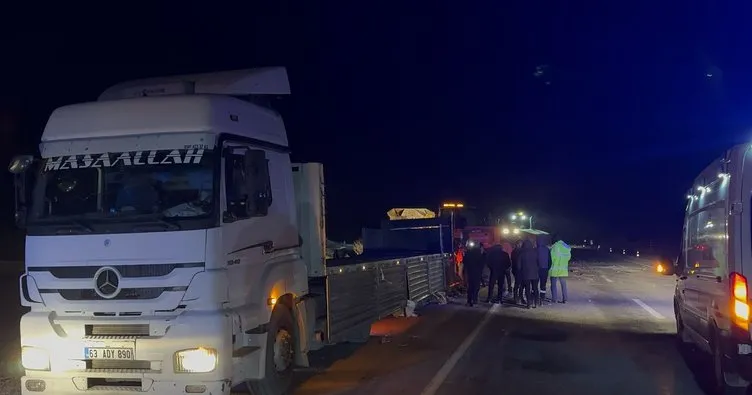 Bitlis’te kaçak göçmenleri taşıyan TIR devrildi: 1 ölü, 4 yaralı