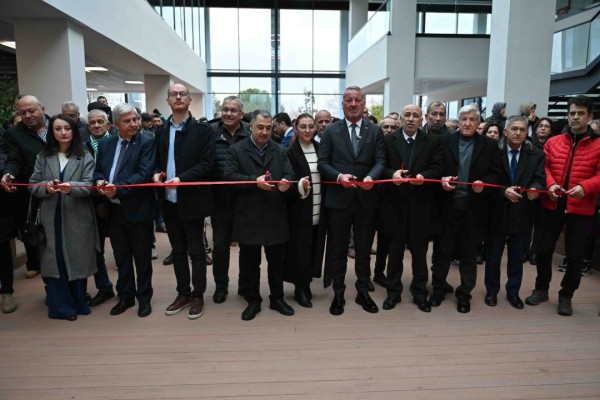 Karacabey’in yeni sosyal merkezi Kent Kafe hizmetinizde
