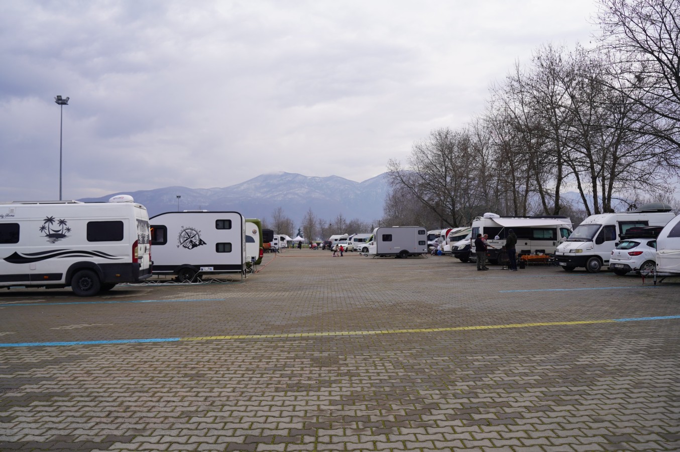 Orhangazi’de Kamp Ateşi Yandı: Doğa ve Karavan Tutkunları Buluştu!