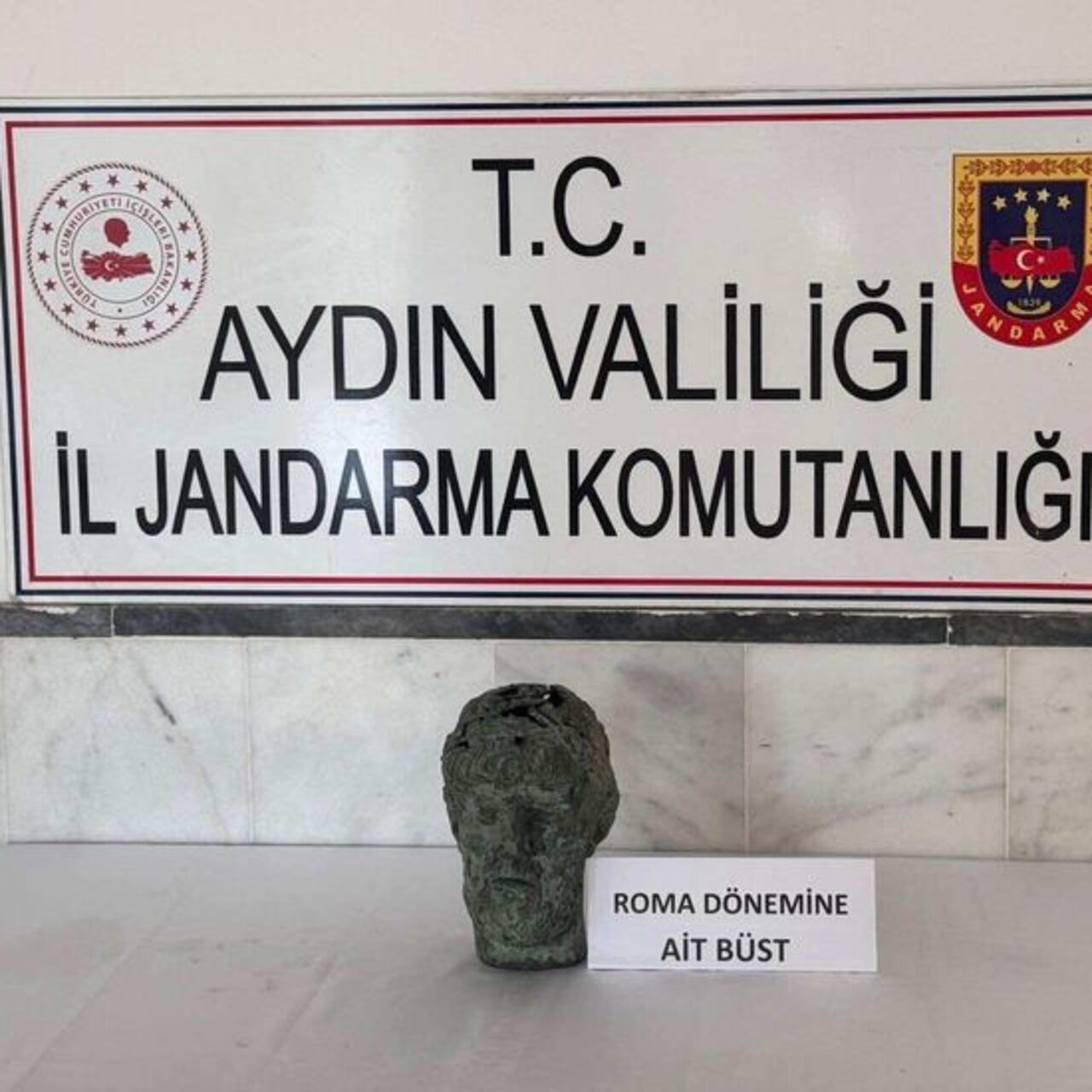 Roma dönemine ait büstü satmak istediler: 2 gözaltı