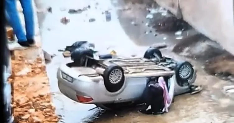 Şanlıurfa’da otomobil dereye uçtu: Baba-oğul yaralandı