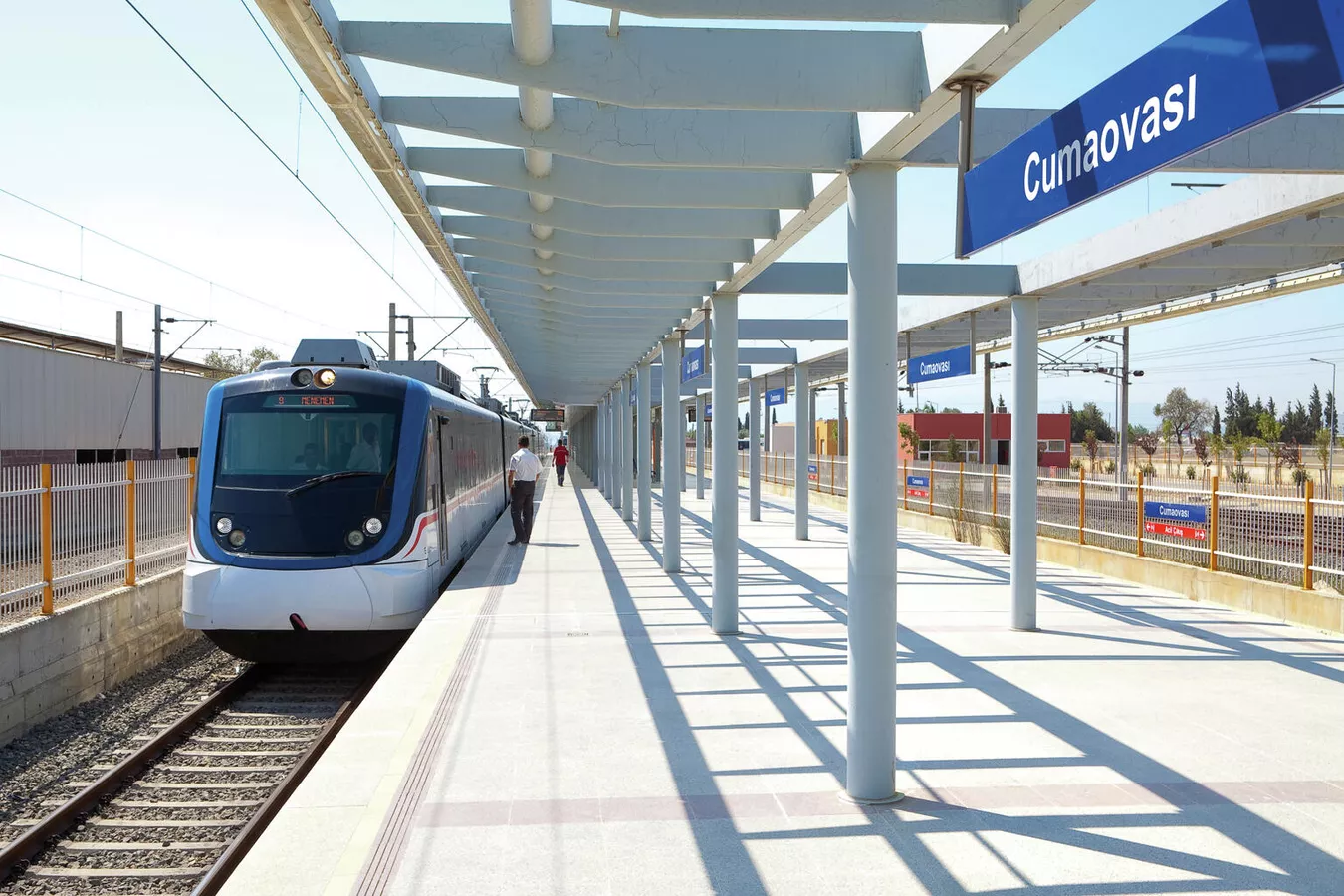 İZBAN’da görevli güvenlik görevlisi sigara içtiği için uyardığı yolcu tarafından öldürüldü