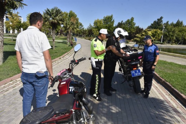 Karacabey Belediyesi’nden parklarda güvenlik ve huzur adımı