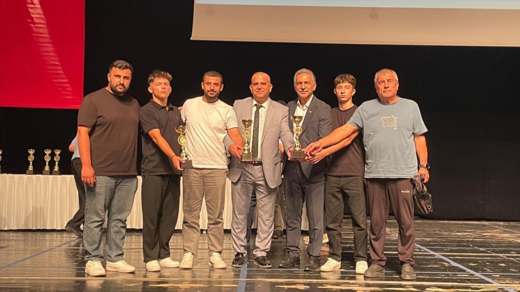 Belediyespor’dan 3 Kupa Birden