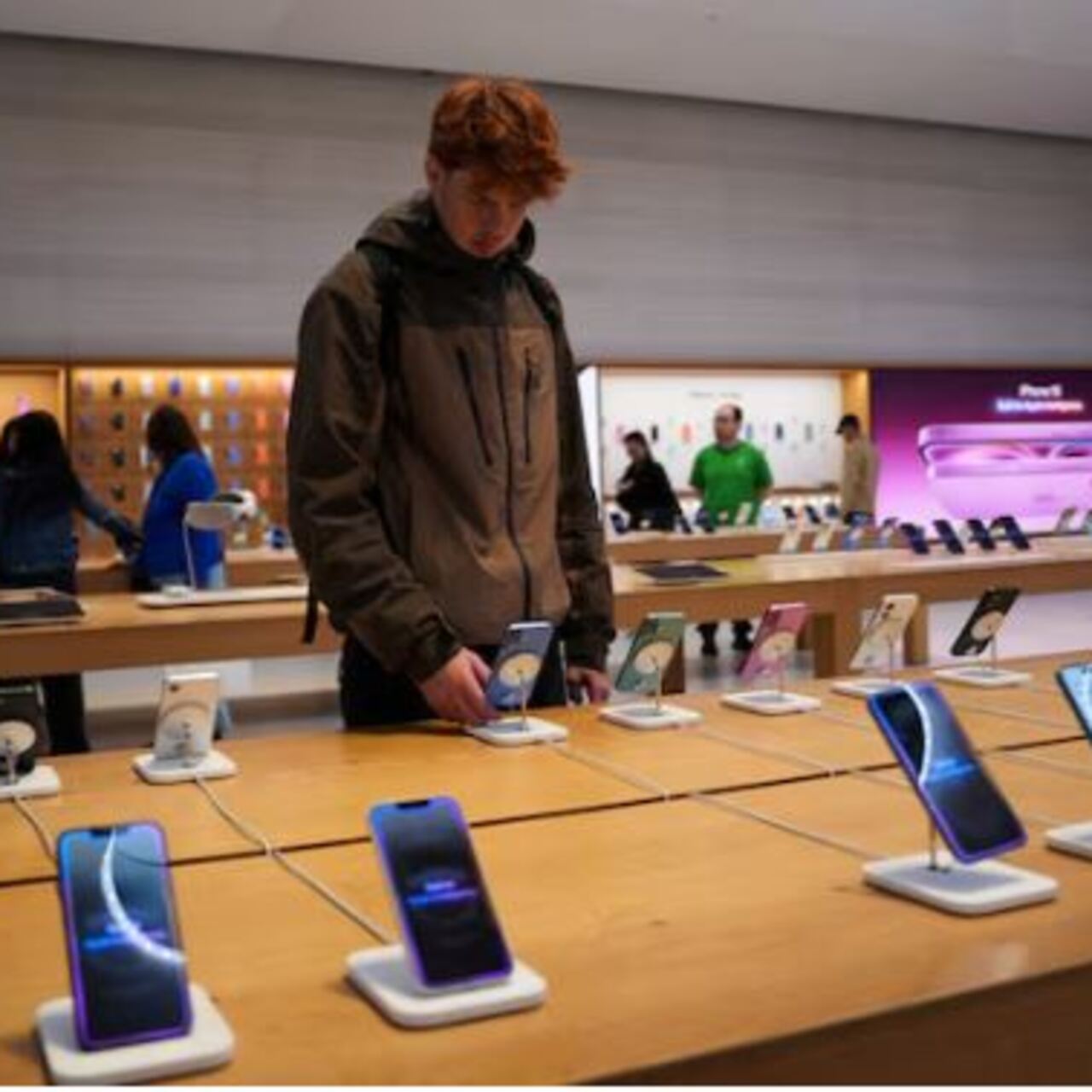 Apple gelir tahmini beklentileri aştı