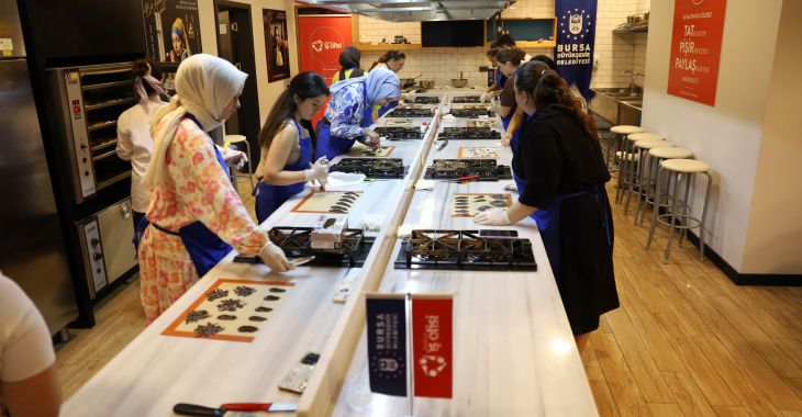 Büyükşehirden kadınlara altın bilezik