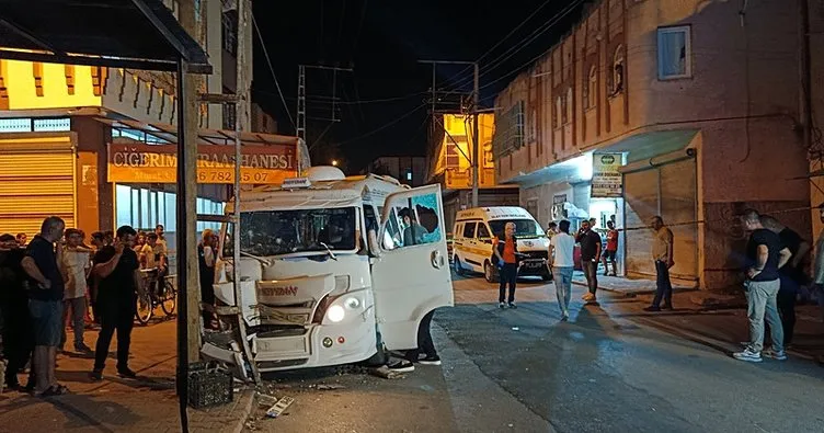 Dolmuş şoförü direksiyon başında öldürüldü