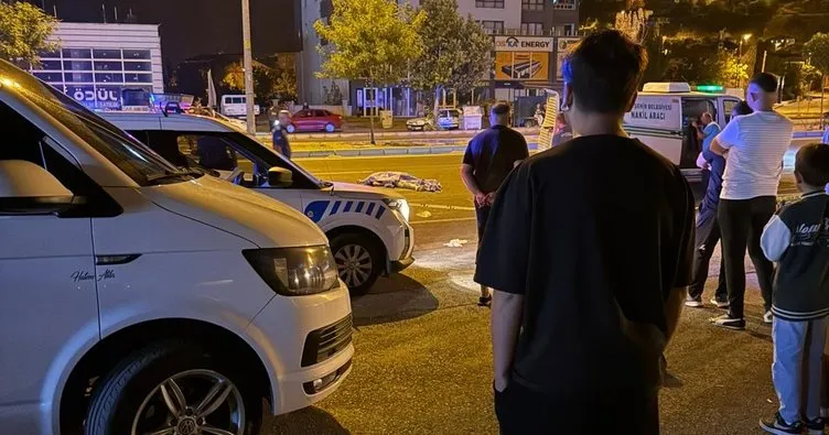 Kamyonetin çarpıp otomobilin ezdiği kadın hayatını kaybetti