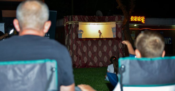 Karagöz Bursalıların gönlüne perde kurdu