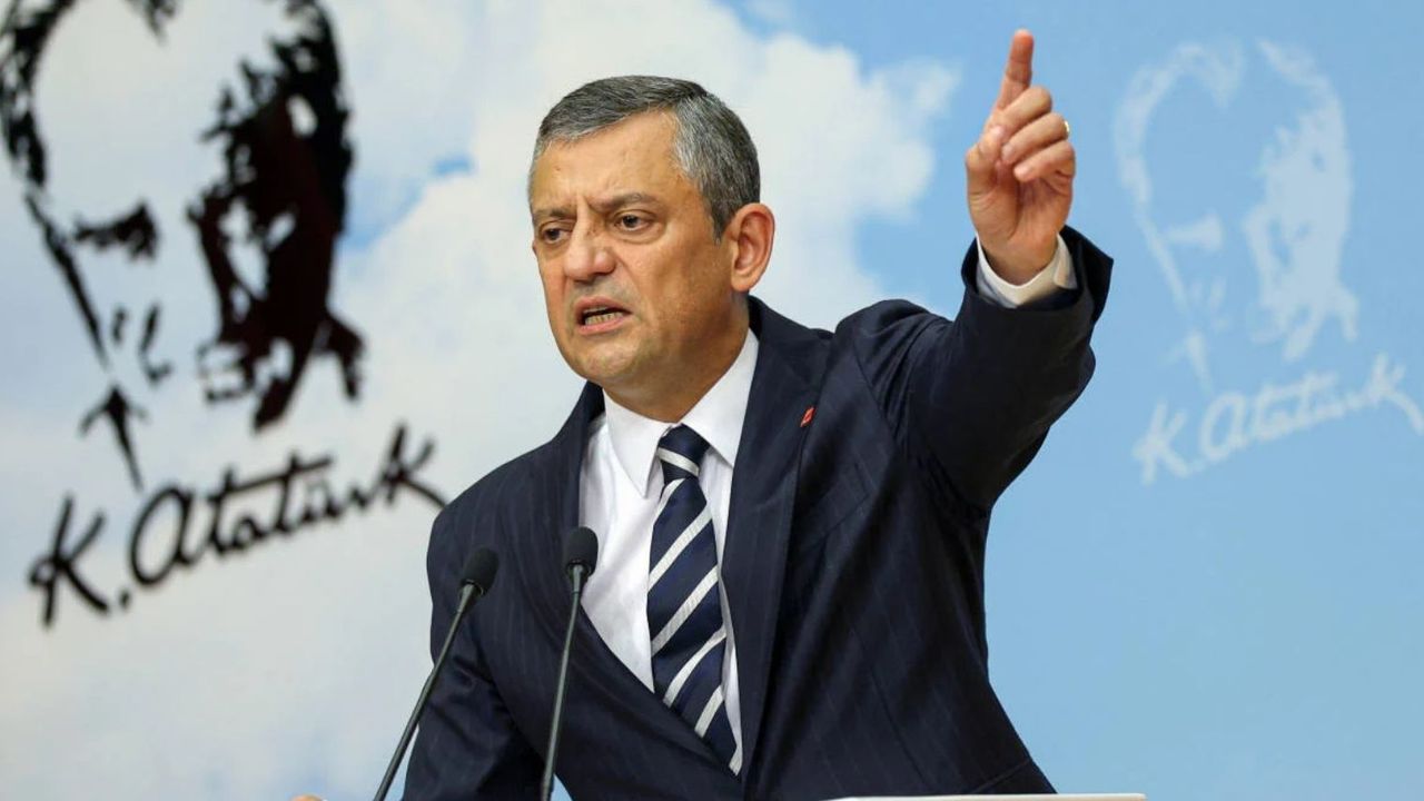 Özgür Özel’den 30 Ağustos paylaşımı tepkisi: Millet tercihini yapacak