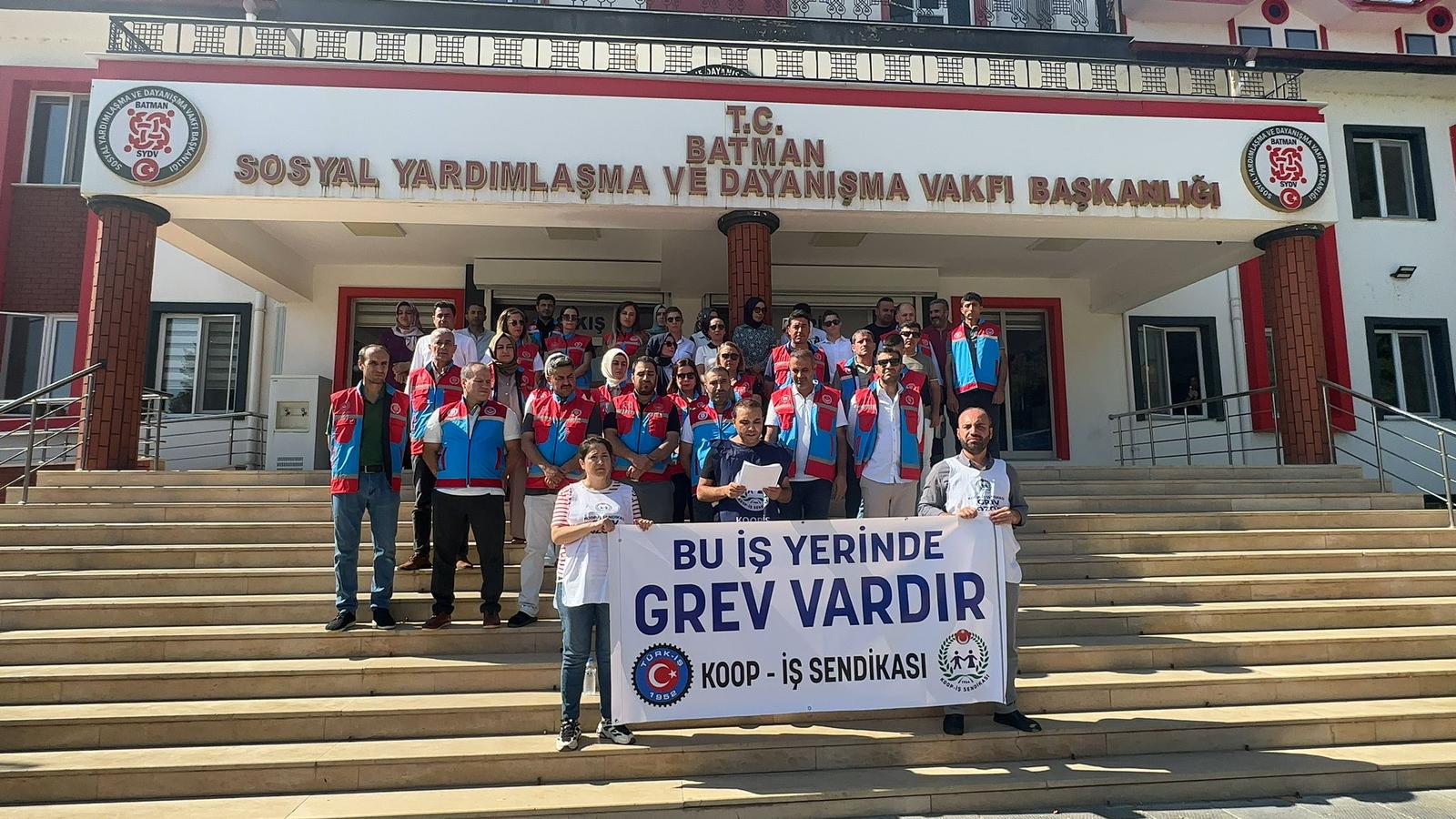 SYDV Çalışanları Grevde: “Biz Varız, Güçlüyüz, Biriz!”