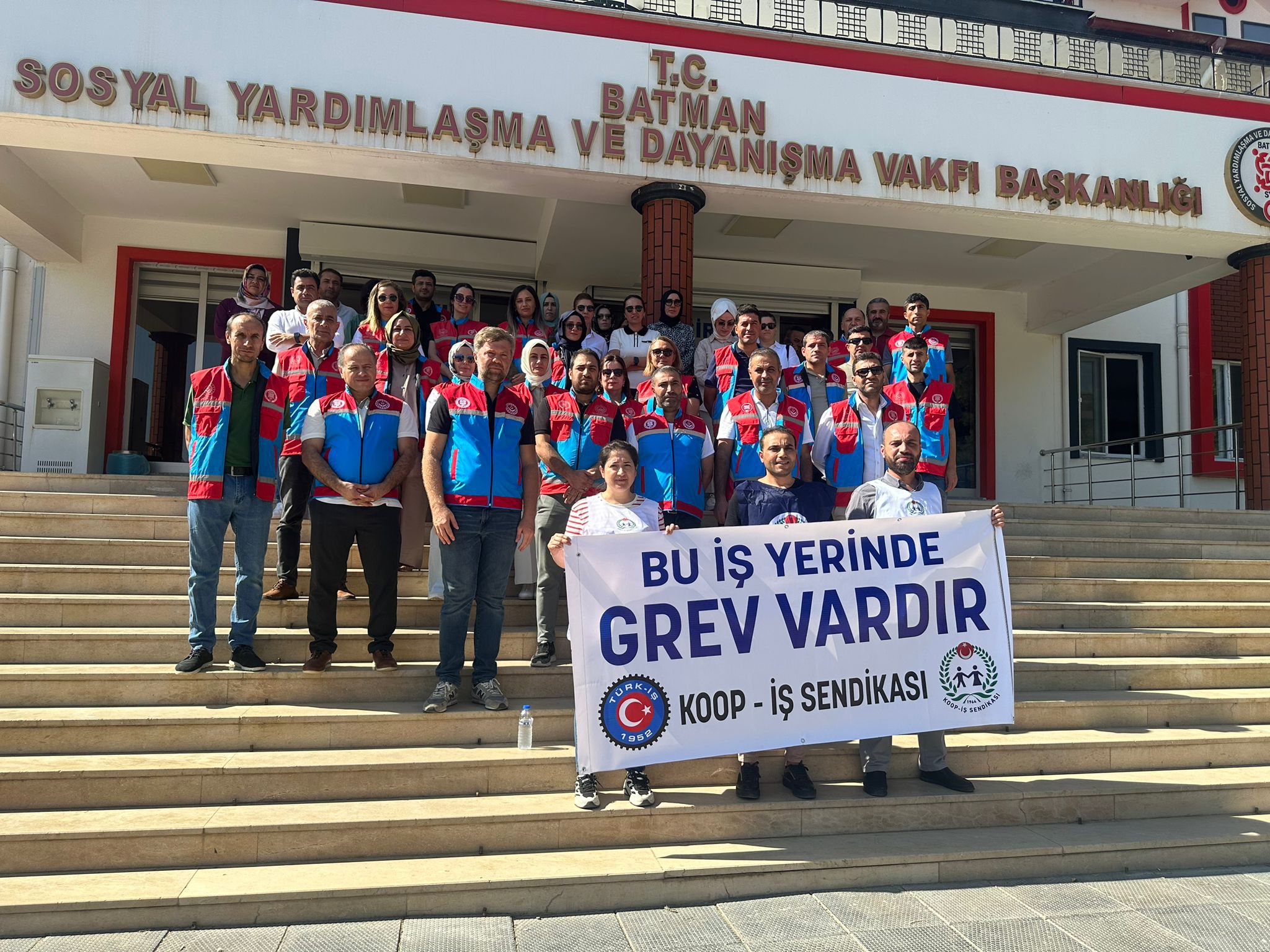 SYDV Çalışanları Grevde: “Emeğimiz Görmezden Geliniyor”