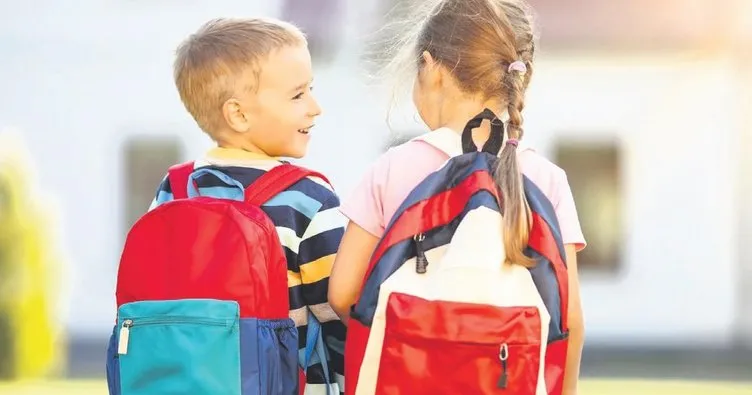Ağır okul çantaları omurgayı eğiyor