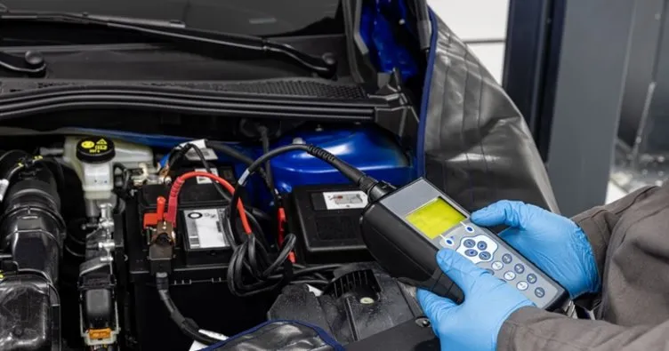 Araba Akü Takviyesi Nasıl Yapılır? Araç Akü Takviyesi Yaparken İlk Hangi Kutup Başı Sökülür, Nelere Dikkat Edilmeli?