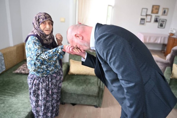 Başkan Karabatı’dan şehit ailesine anlamlı ziyaret