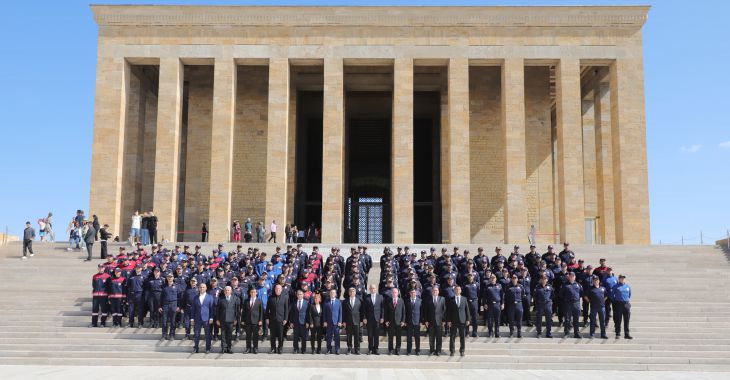Bursa İtfaiyesi’nden Anıtkabir’e ziyaret