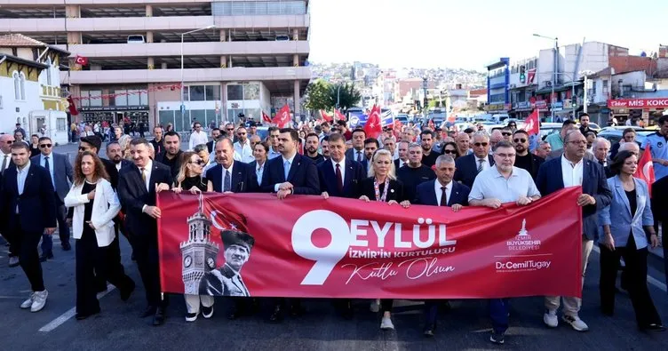 CHP’deki koltuk kavgası İzmir’in kurtuluş etkinliklerine gölge düşürdü