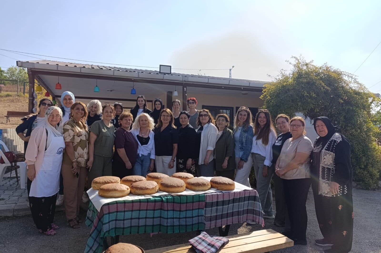 İrfaniye’de ekmekler kadın dayanışmasıyla pişti