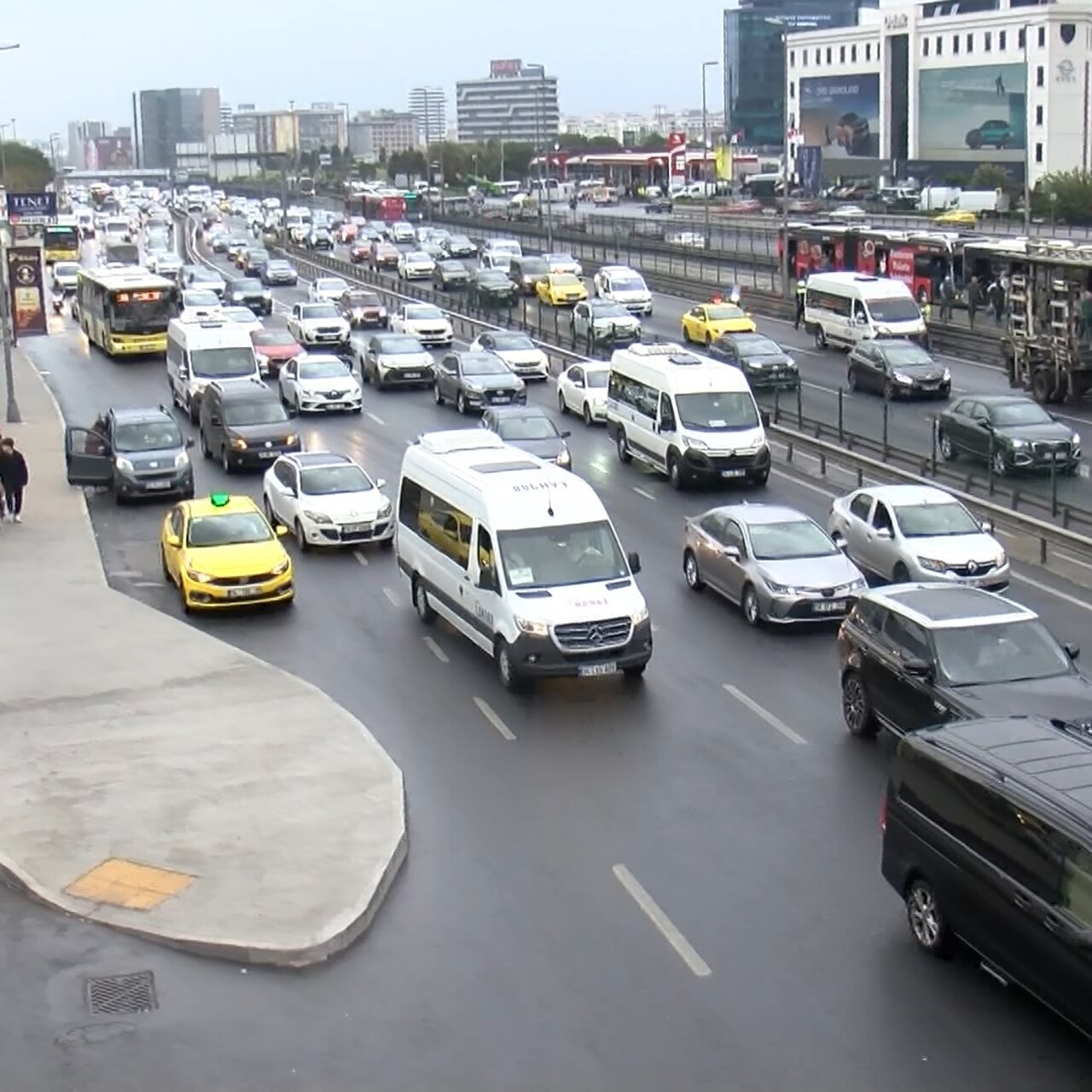 İstanbul’da yağmur ve trafik!