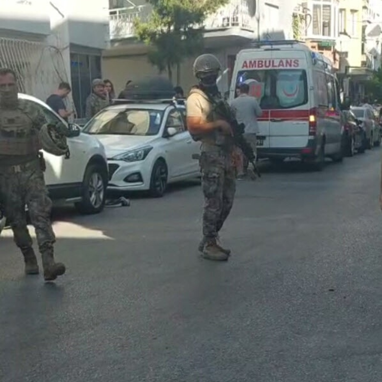 İzmir’de polis merkezine saldırı!