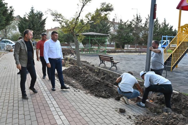Karacabey Belediyesi ‘Çamlık’ Parkı’nı aydınlatıyor