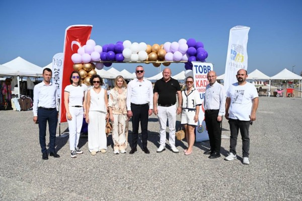 Karacabey’de kadın girişimcilerden renkli alışveriş şenliği