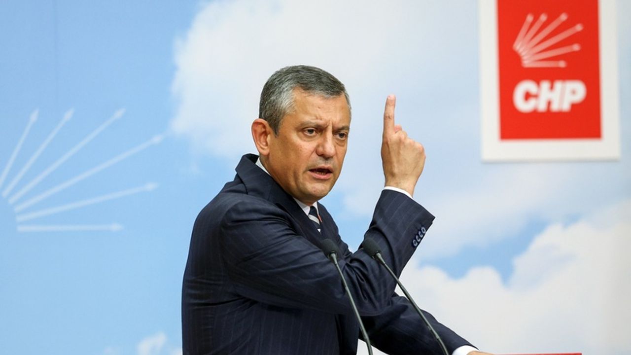 Özgür Özel: “İmamoğlu olmazsa en kuvvetli Cumhurbaşkanı adayı” diyerek o ismi açıkladı!