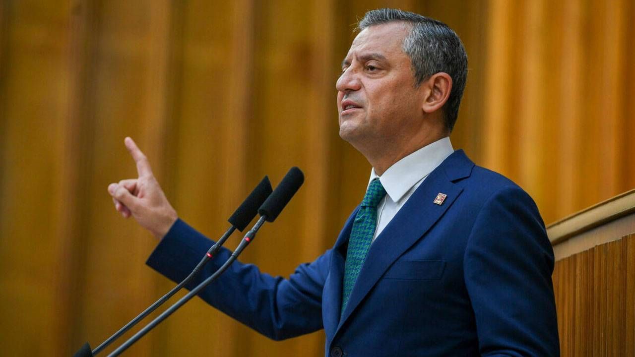 Özgür Özel açıkladı: Gürsel Tekin’e CHP’den ihraç!