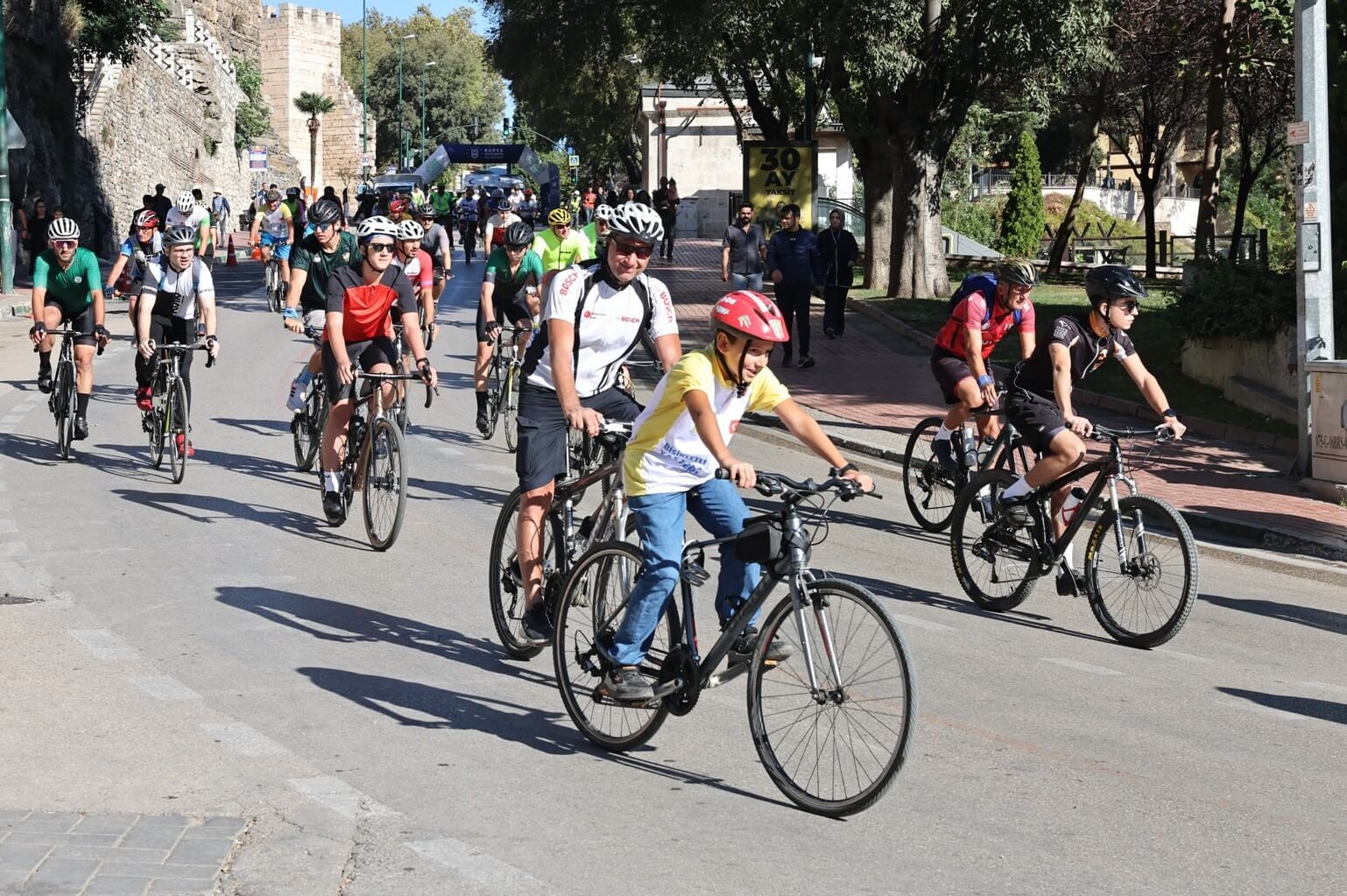 Pedallar iyilik için döndü