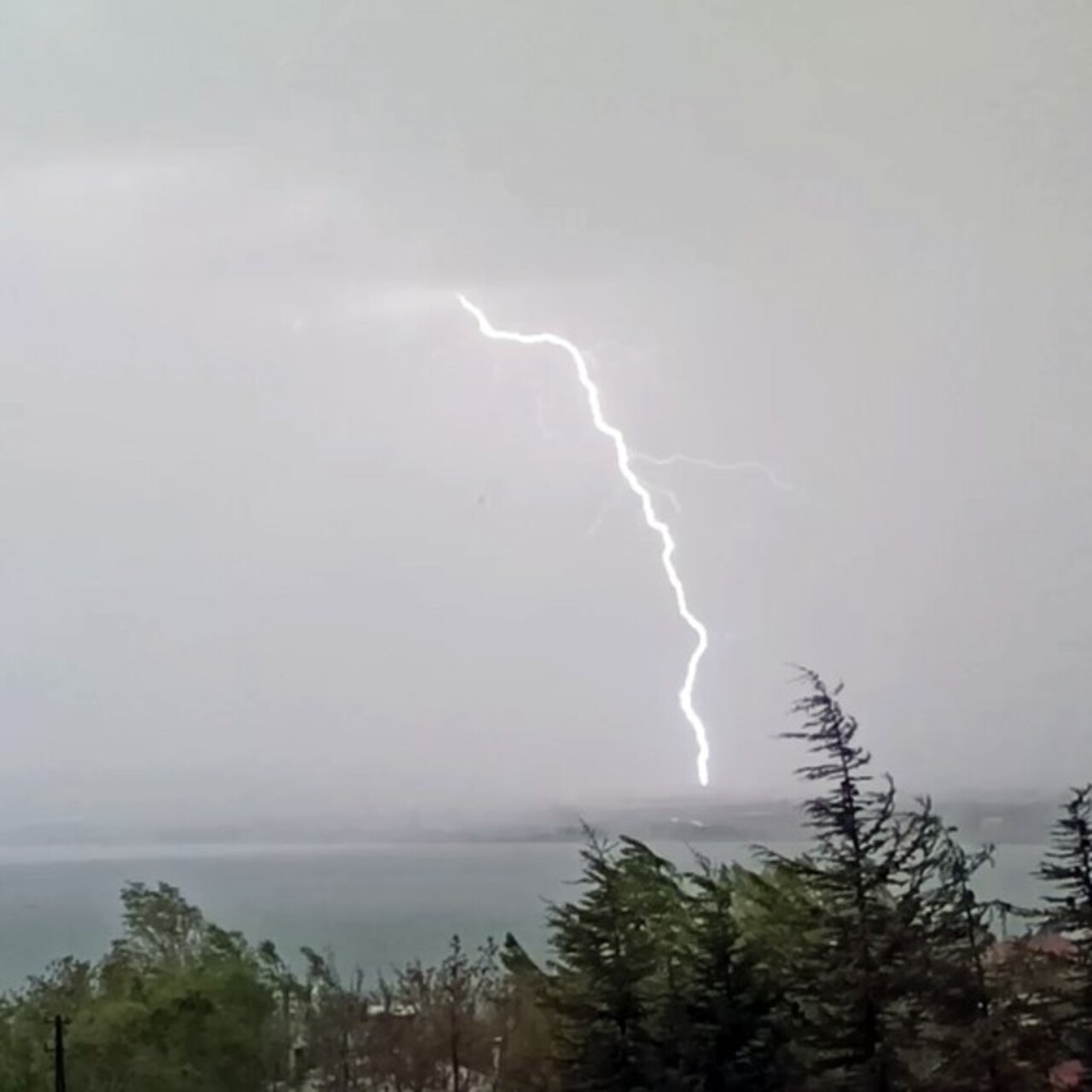 Sağanak yağışa dikkat! Akşam saatlerinde bekleniyor!