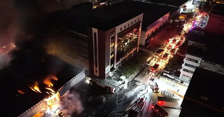 Sanayi bölgesinde kargo deposunda korkutan yangın