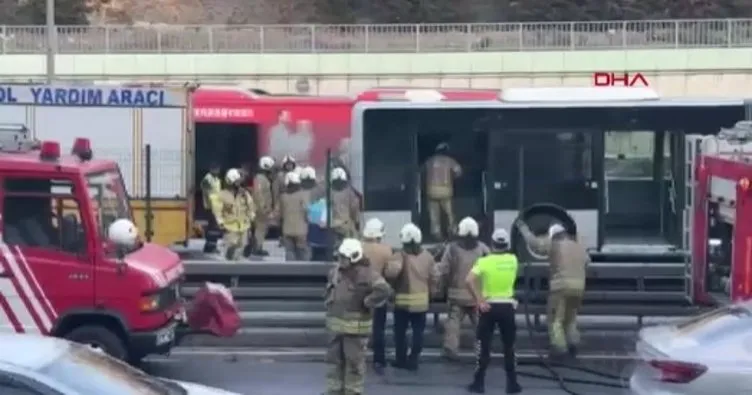 Son dakika haberi: Bayrampaşa’da metrobüs yandı! Trafik yoğunluğu arttı