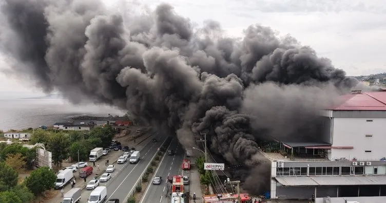 Toptan satış mağazasının deposunda yangın çıktı