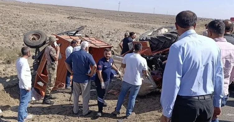 Traktör devrildi: 1 ölü, 4 yaralı