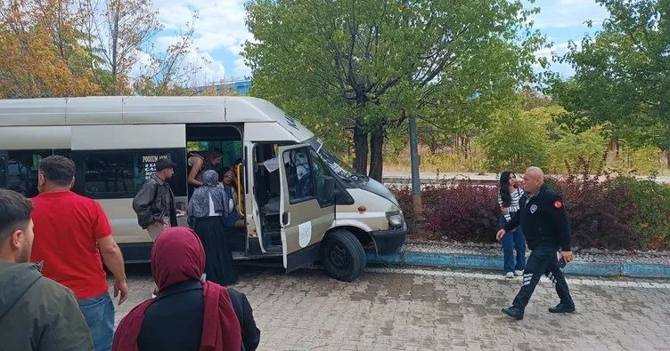 Yahşihan’da üniversite kampüsünde dolmuş kazası: 13 öğrenci yaralandı