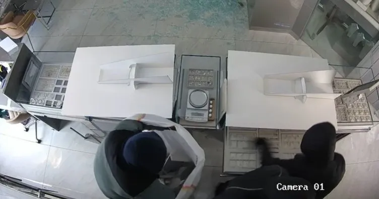 Altı hırsızdan akıl almaz soygun: Tüm kuyumcuyu 4 dakikada soydular!