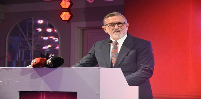 Başkan Burkay, MARSİFED Cumhuriyete Değer Katanlar Ödül Töreni’ne Katıldı