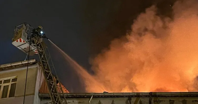 Beyoğlu’nda genç kadın binayı ateşe verdi! Sevgilisi içeri almayınca…