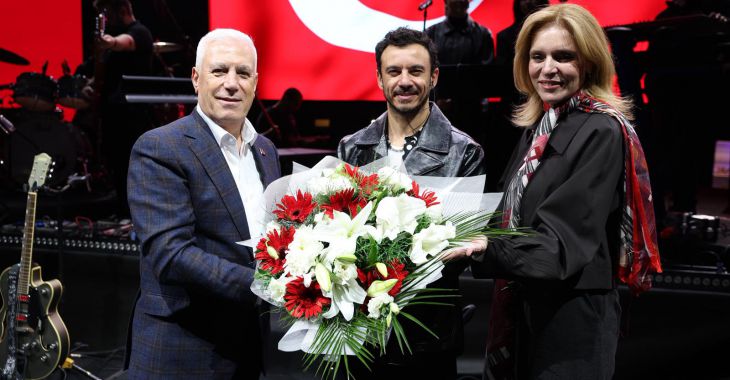 Bursa’da Buray’la ‘Cumhuriyet’ coşkusu