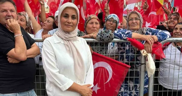 CHP’de şok istifa! Aksu Kadın Kolları Başkanı Menzil Çakmak görevinden istifa etti