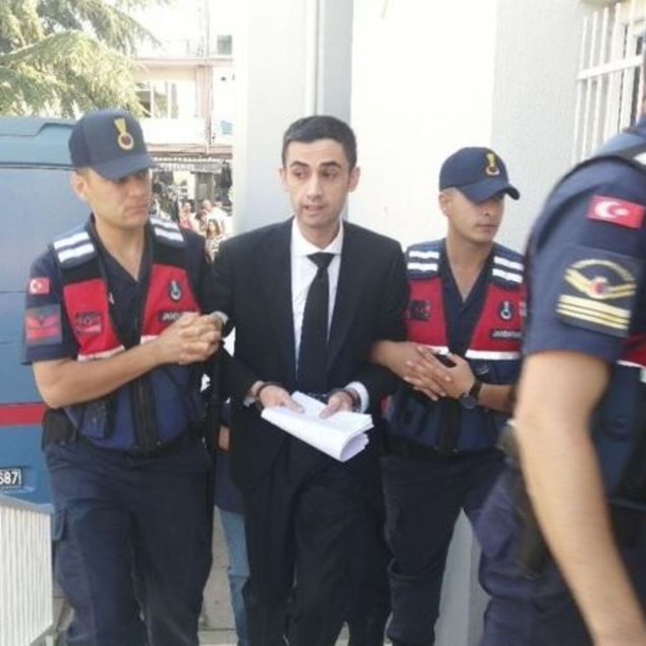 Eski belediye başkanına 23 yıl hapis cezası