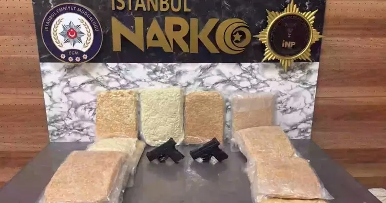 İki uyuşturucu madde satıcısını 2.5 ton uyuşturucu üretilebilecek 24 kilogram uyuşturucu ham maddesiyle suçüstü yakaladı