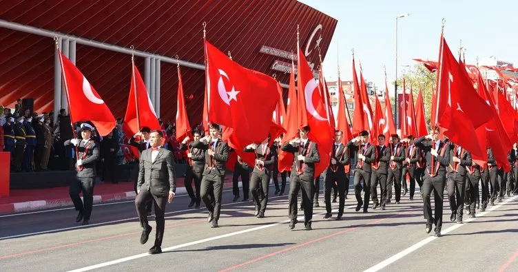 İstanbul’da Cumhuriyet coşkusu: Yer gök kırmızı beyaz