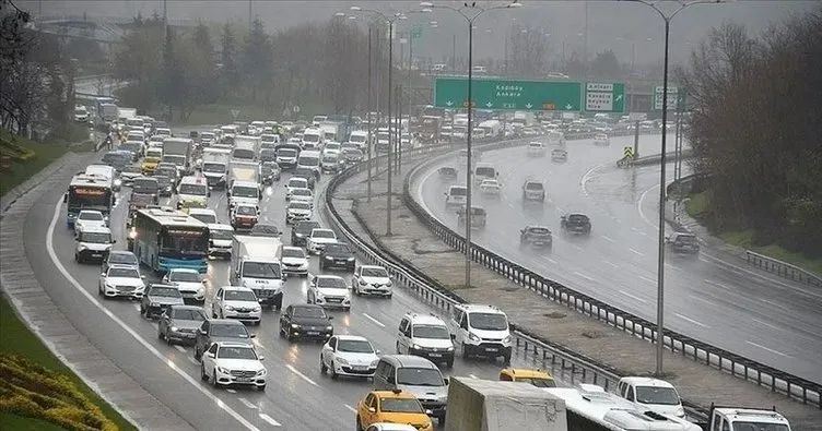 İstanbul’da yağmur trafiği felç etti! Yoğunluk yüzde 83