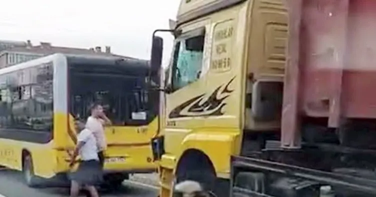 Kamyon İETT otobüsüne çarptı: Kazada 9 kişi yaralandı