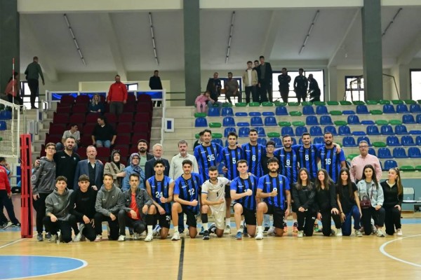 Karaca evinde güldü, gözünü Fenerbahçe’ye dikti