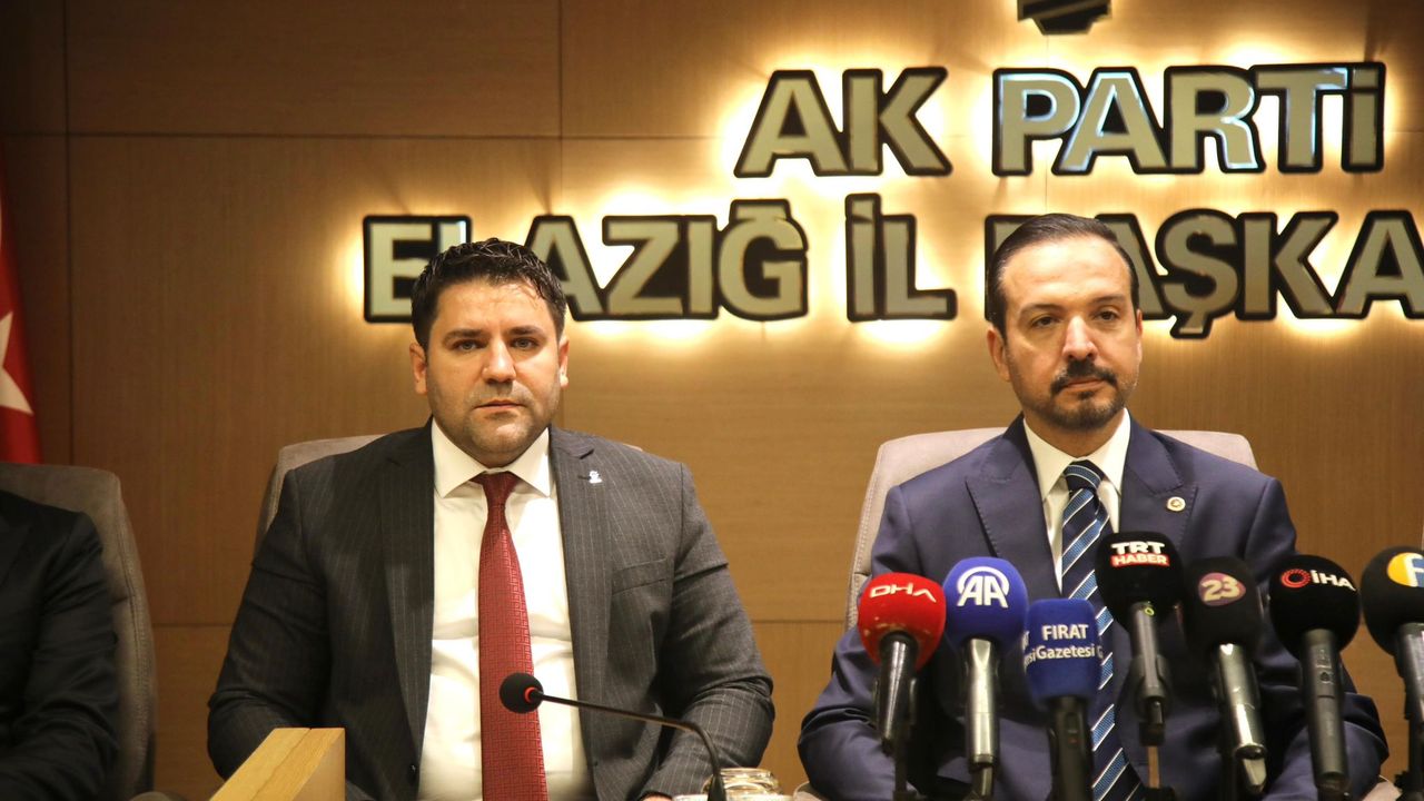 Kürşad Zorlu’dan Özgür Özel’e tepki: “Atatürk’ün milliyetçiliği Türkiye’yi şikayet etmek değil, yüceltmektir”