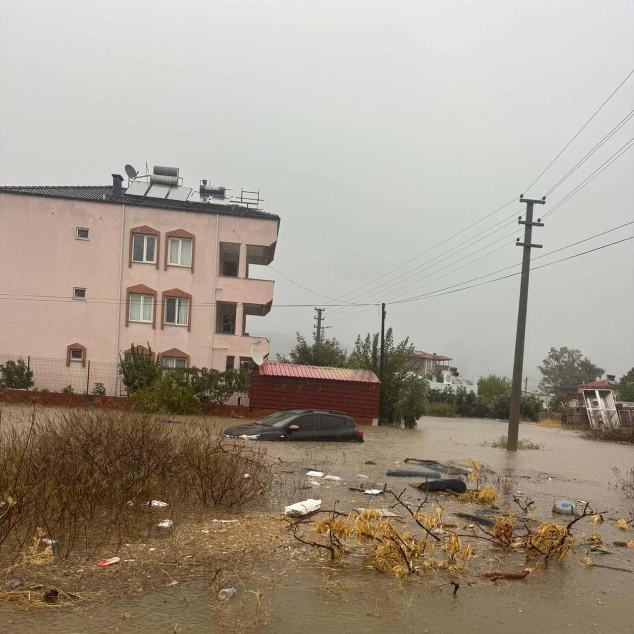 Muğla’da sağanak sonrası sel!