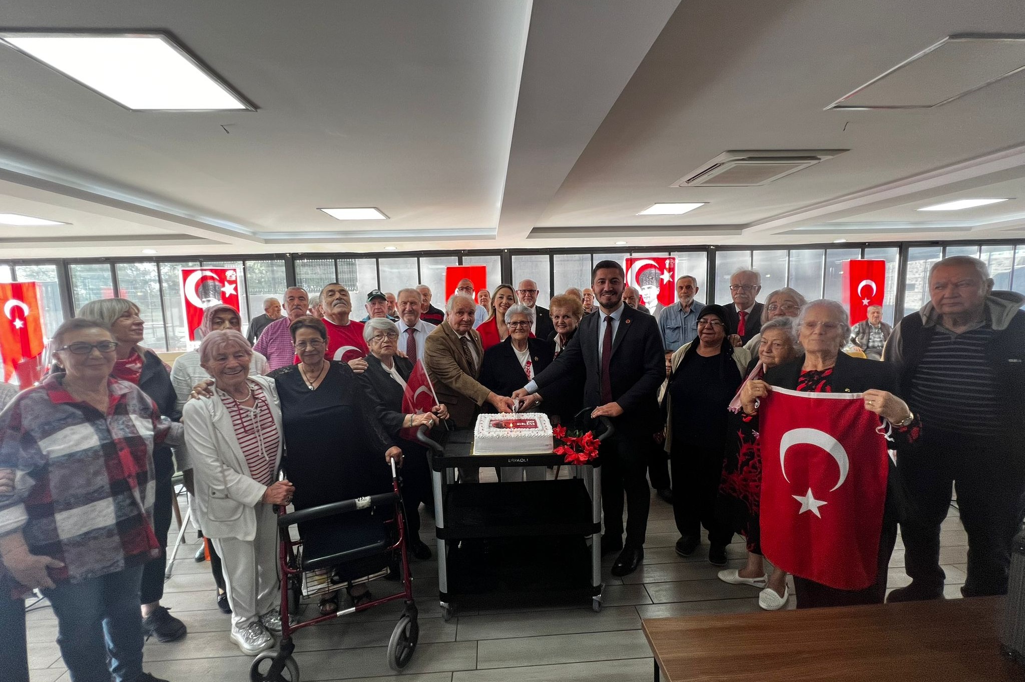 Nilüfer’in büyüklerinden Cumhuriyet Bayramı’nda coşkulu kutlama