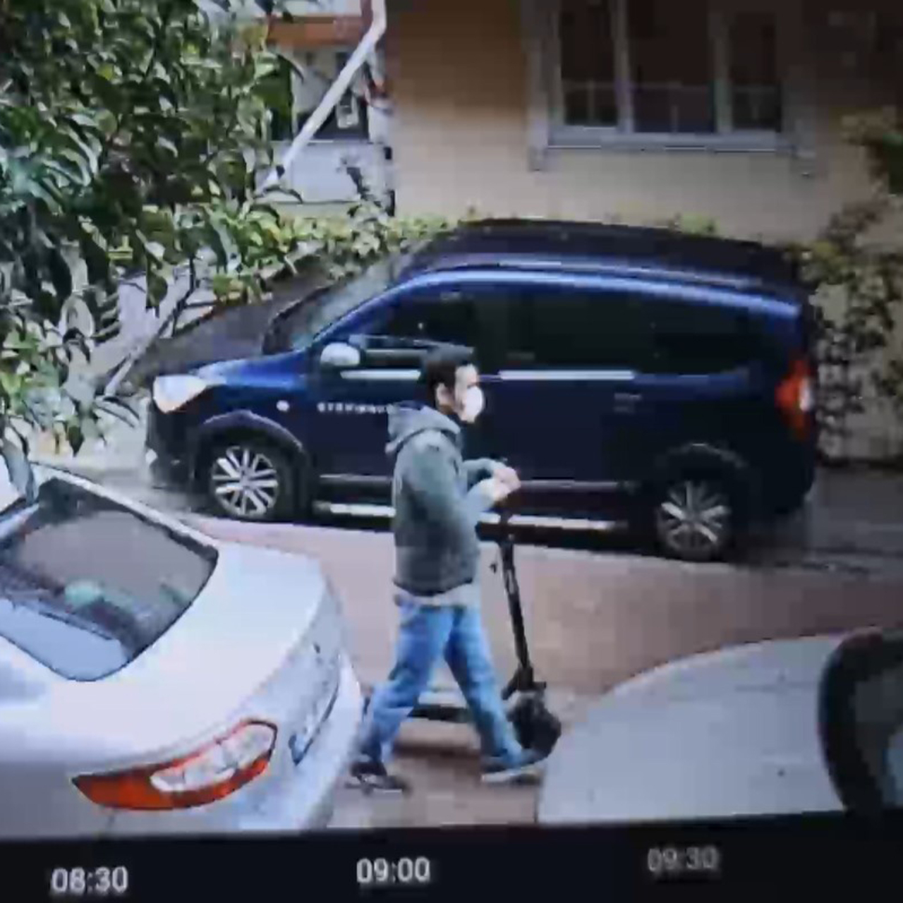 Scooterlı katil! 3 yıl önce zıpkınla yaraladığı ağabeyini öldürdü!